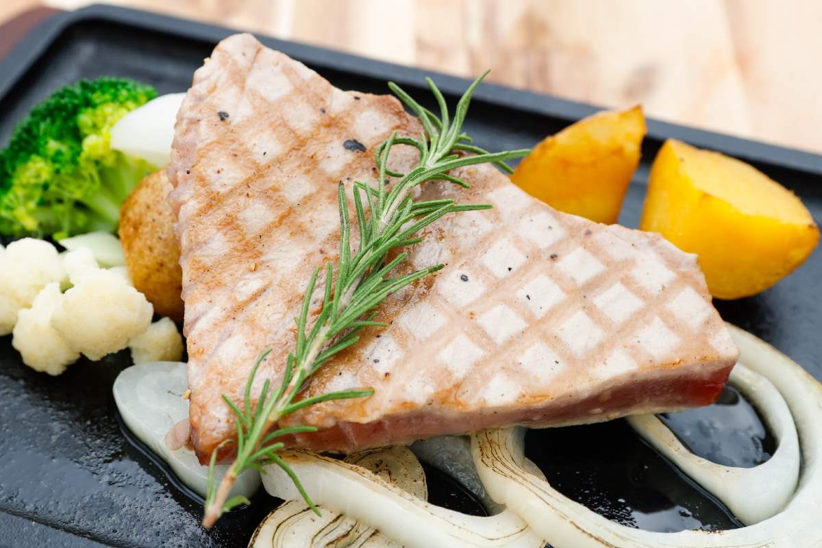 まぐろステーキ